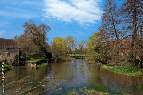 Φωτογραφία Rivière La Vègre à Asnières sur Vègre, Maine et Loire