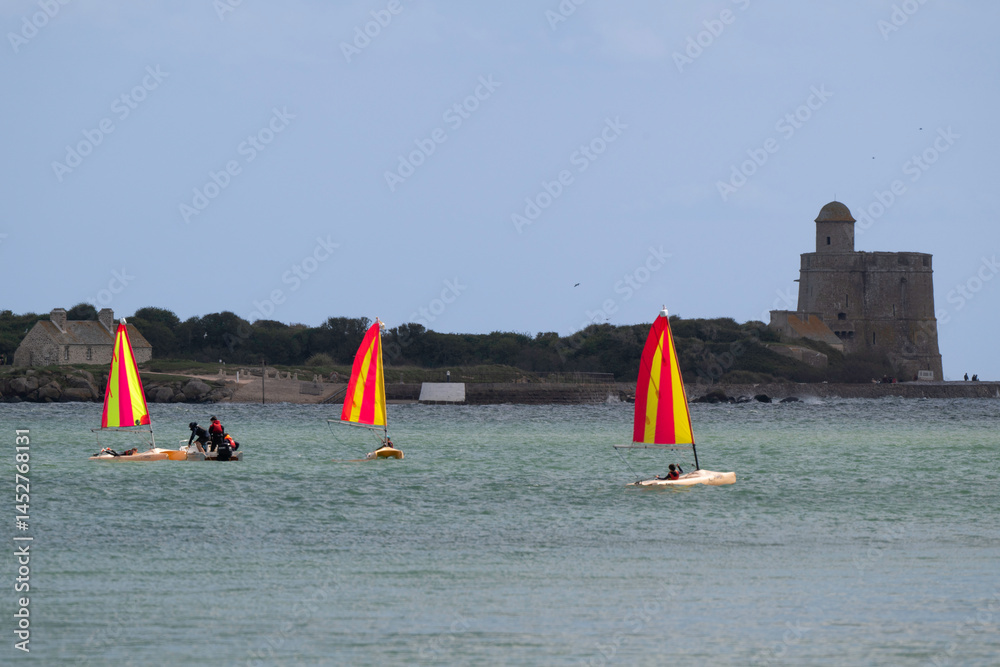voilier, Fort Vauban, Ile de Tatihou, Saint Vaast la Hougue, Site naturel protégé, Manche, 50, France