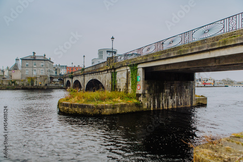 Quadro em tela Ireland And Irish Countryside - Athlone is a town on the border of County Roscommon and County Westmeath, Ireland