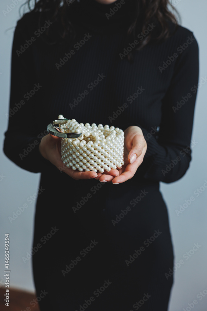 Exquisite pearl belt for an elegant look. Women's pearl belt. Stylish women's accessories.