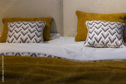 Obraz na płótnie Closeup of cushions on bed w salonie