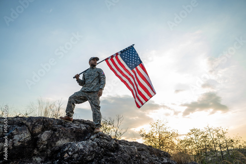 Canvastavla Hand Waving the Flag of the United States of America in memorial day
