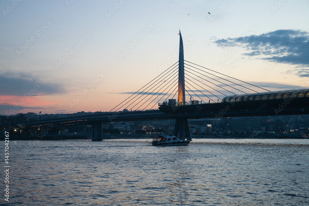 Obraz premium bosphorus bridge istanbul turkey