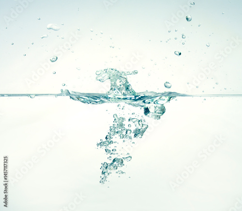 Obraz na płótnie water splash, bubbles under water, studio shot w salonie