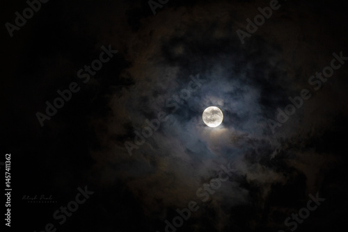 Fototapeta Naklejka Na Ścianę i Meble -  moon and clouds