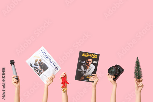 Journalist's female hands w...