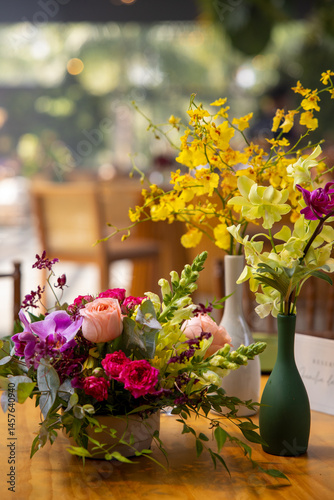 flor, flor, buquê, vaso, condecoração, primavera, natureza, cor-de-rosa, arranjo, mesa, boda, rosa, planta, desabrochado, floral, beldade, flor, flora, verão, fresco, colorido, presente, design