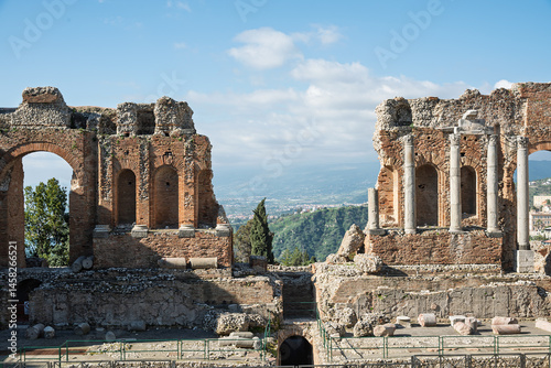 Obraz na płótnie The Greek theatre of Taormina fragments, Sicily, Italy. w salonie