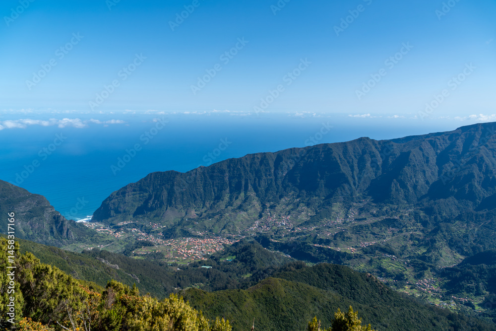 Naklejka premium Ocean View from Paul da Serra