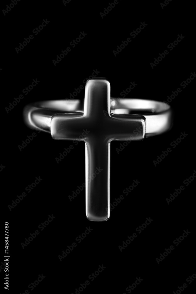 Fototapeta premium Cross ring on black