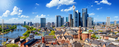 Obraz na płótnie Beautiful, panoramic view of the skyline of Frankfurt, Germany, with old town, river Main and the financial skyscrapers in the background w salonie