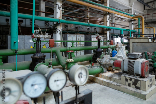Pumping station for water preparation in a heat exchanger circuit. Includes industrial pumps, pipelines, and filtration systems ensuring efficient water circulation and processing.