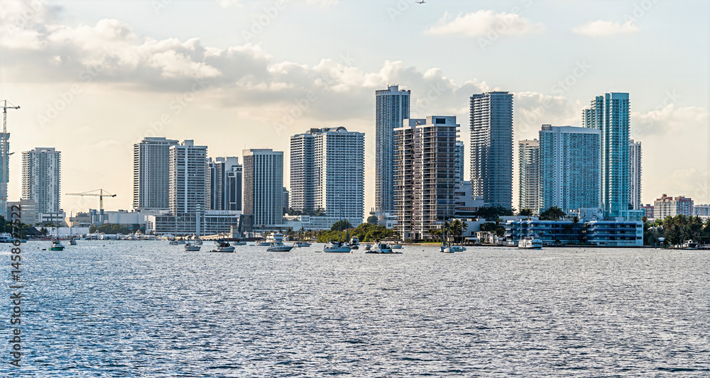 Fototapeta premium A view across the harbour and downtown Miami in springtime