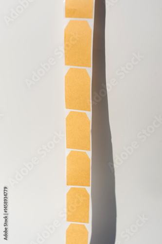 Obraz na płótnie Blank beige sticky notes on white background w salonie