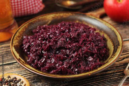 Obraz na płótnie Rotkohl or red cabbage, traditional side dish in Southern Germany w salonie