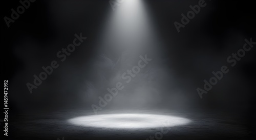 Pared de cemento abstracta oscura vacía y sala de estudio con humo flotando en la textura interior para el fondo de pared de productos de exhibición.