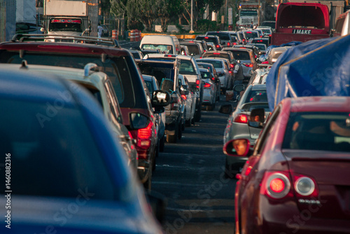 Cuadro en lienzo Trafico atascado en carretera Puebla-México al caer el día, fila de carros atrap