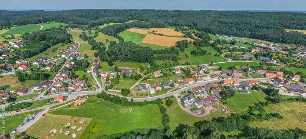 Die ländliche Region um Obererlbach im Erlbachtal im Kreis Weißenburg-Gunzenhausen von oben