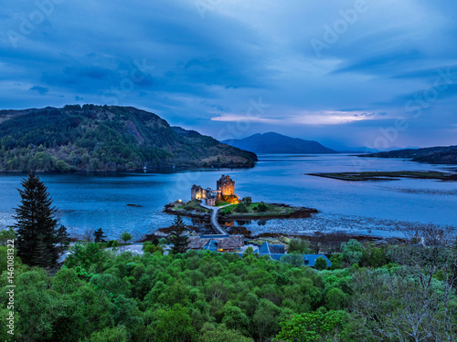 Obraz na płótnie Night over Eilean Donan Castle and Loch Duich from a drone, Isle of Skye, Highlands, Scotland, England w salonie