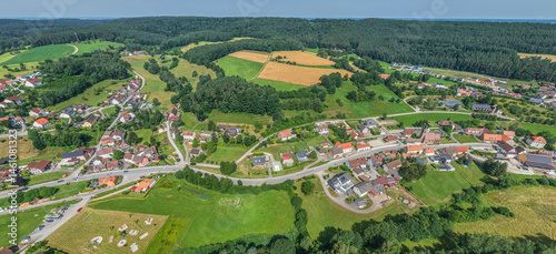 Obraz na płótnie Die ländliche Region um Obererlbach im Erlbachtal im Kreis Weißenburg-Gunzenhausen von oben w salonie