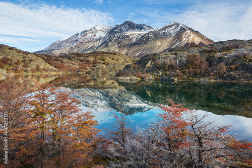 Obraz na płótnie Autumn in Perito Moreno w salonie
