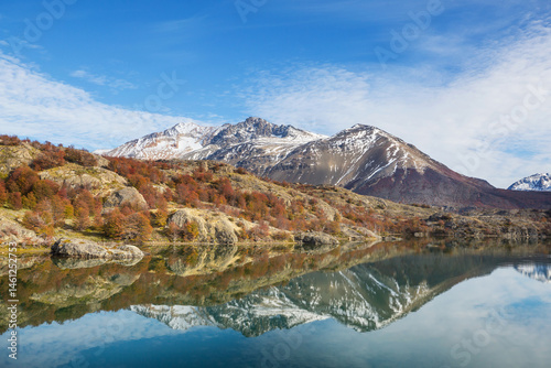 Obraz na płótnie Autumn in Perito Moreno w salonie