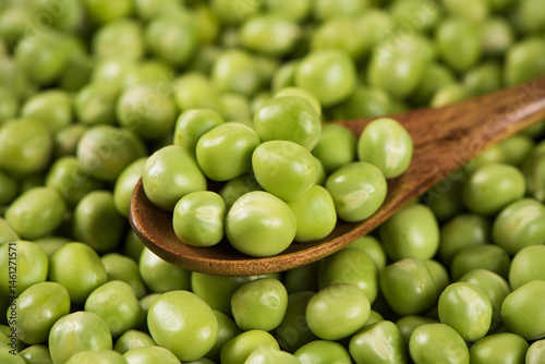 Obraz na płótnie fresh green peas texture background w salonie
