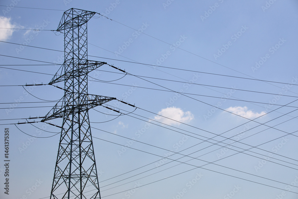 Słupy energetyczne – linia wysokiego napięcia