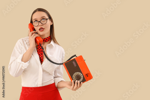 Attractive secretary talkin...