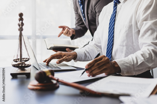 Foto Online legal consulting concept