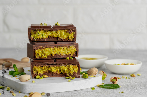 Photography Dubai chocolate with kadayif dough and pistachio paste