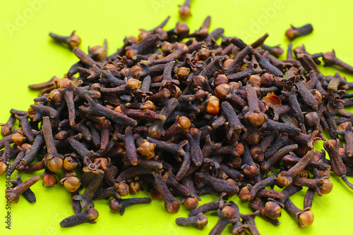 Fototapeta Naklejka Na Ścianę i Meble -  A spice of dried cloves, herbal medicine plant