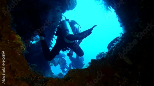 Wallpaper Mural Egypt Red Sea - BDE - Divers emerging from a wreck Torontodigital.ca