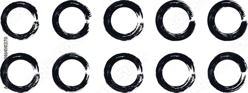 Grunge round shapes. Set of grunge circle brush vector illustration. Brush painted circle. Set different circle brush strokes. Black grunge paintbrush strokes. Grunge ink circle
