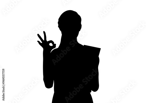 オッケーサインをする女性