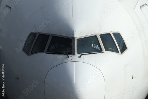 Boeing777-300のコックピットウインドウ