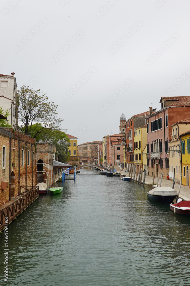Obraz premium Old houses facades and channel in the old center of Venice, Italy