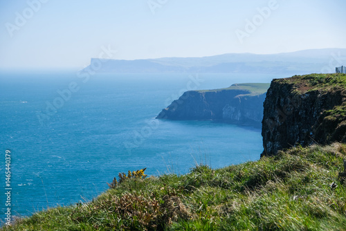 Obraz na płótnie paisagem mar praia rochas irlanda do norte w salonie