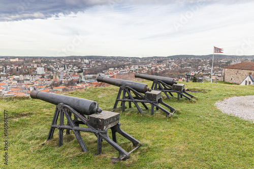 Obraz na płótnie Cannons overlooking the harbor and town of Halden from Fredriksten Fortress. w salonie