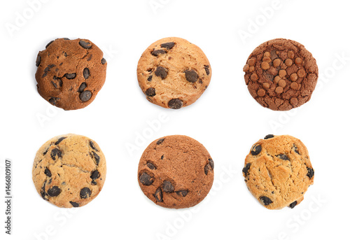 Foto Yummy chocolate chip cookies isolated on white, set