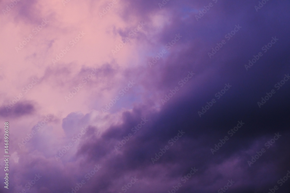 Fototapeta premium Purplish sky in the evening as background