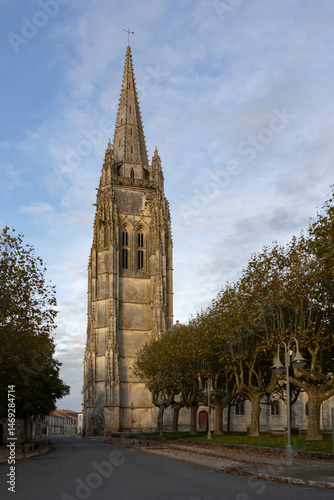 église saint-pierre de marennes