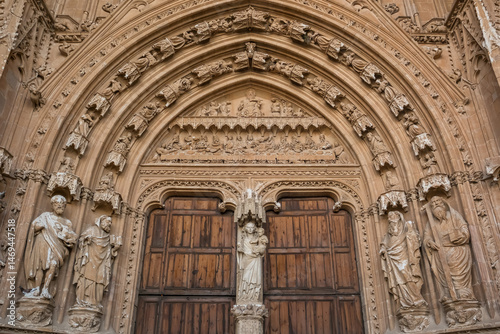 Obraz na płótnie Beautiful facade of the Cathedral of Santa Maria of Palma in Palma de Mallorca, Balearic Islands, Spain. w salonie