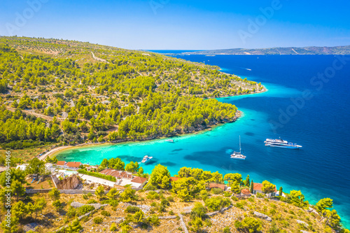 Foto Aerial view of a secluded cove in Bobovisca na Moru on Brac Island, Croatia, sho
