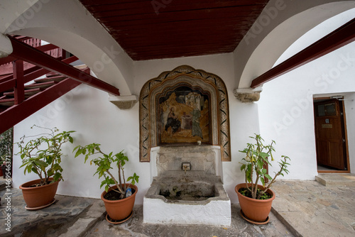 Fototapeta Naklejka Na Ścianę i Meble -  old house with flowers