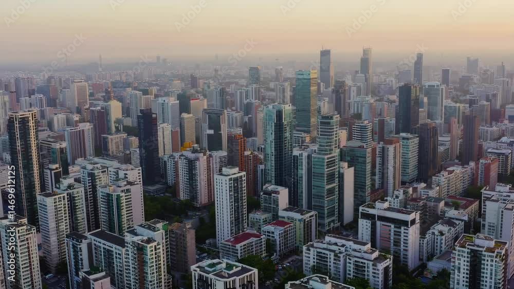 Timelapse of a bustling urban skyline transitioning from day to dusk, capturing city dynamics Timelapse of a bustling urban skyline transitioning from day to dusk, capturing city dynamics
