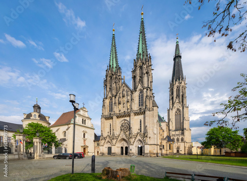 Obraz na płótnie Olomouc, Czechia - View of Saint Wenceslas Cathedral (Katedrala sv. Vaclava) w salonie