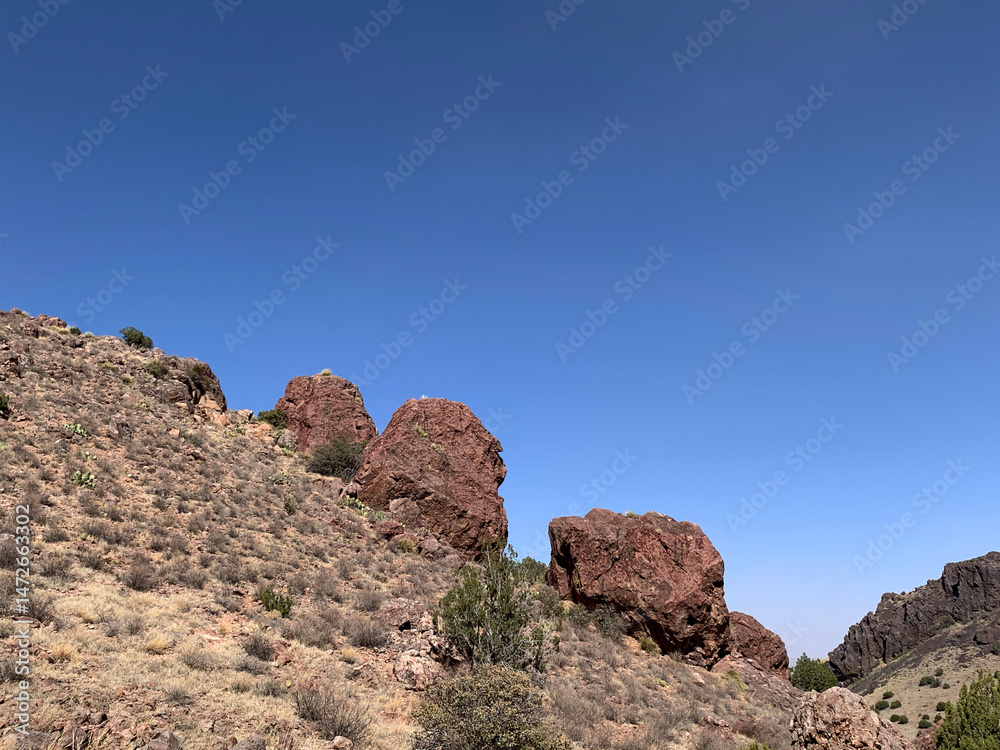 Fototapeta premium Boulders on a Diagonal, New Mexico 2025