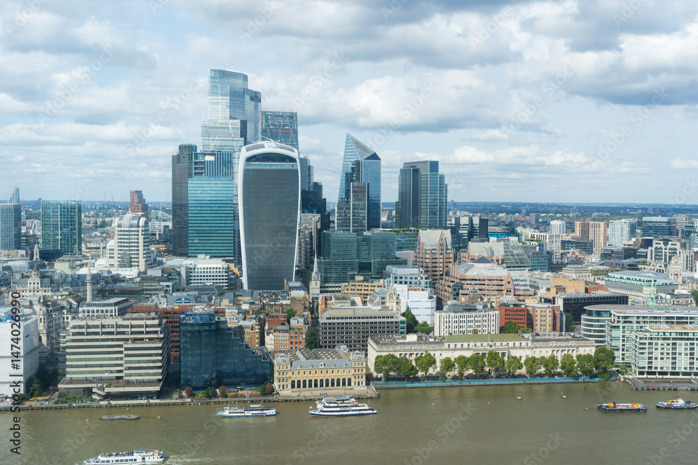 Fototapeta premium Panoramic Skyline of the City of London, England