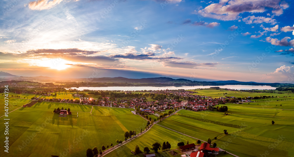Obraz premium Beautiful natural landscape of the Alps. Forggensee and Schwangau, Germany, Bavaria
